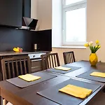 Amazing Apartment 1Br For 7 @Mauerpark Pberg